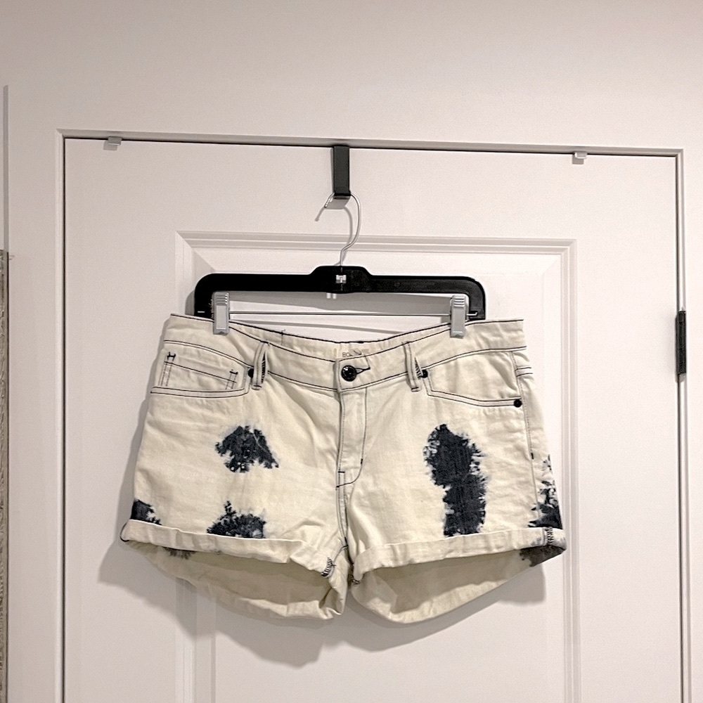 💯3/30$ BCBGeneration Bleach Wash Cuffed Shorts